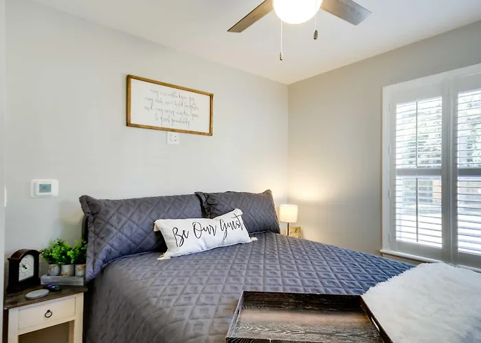 Step-Free Home W/ Fire Pit - 3 Miles To Usc!