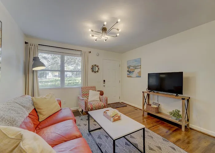 Comfy And Convenient Condo